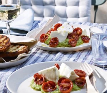 mozzarella-roesttomaten-erbsenmousseline.jpg
